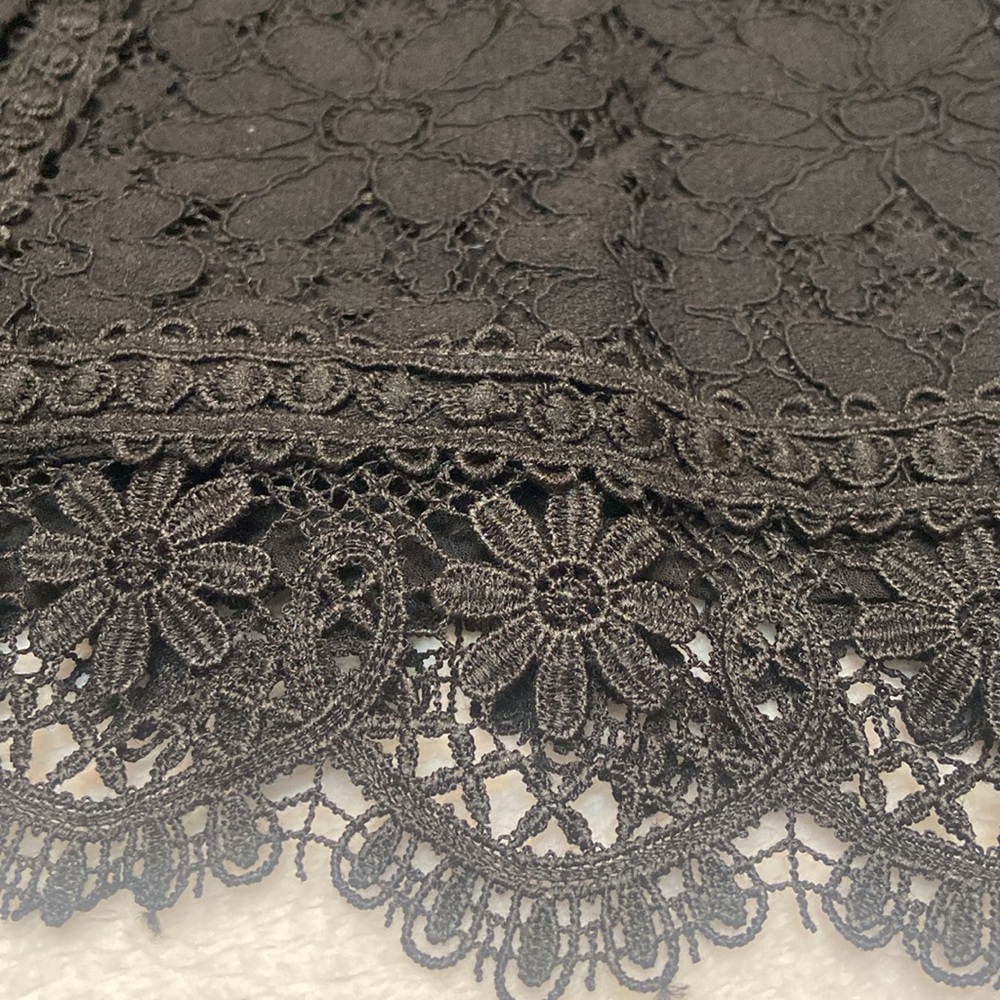 AQUA NWT Size XS Long Sleeve Black Lace Top Bloomingdale’s Exclusive - Picture 4 of 13